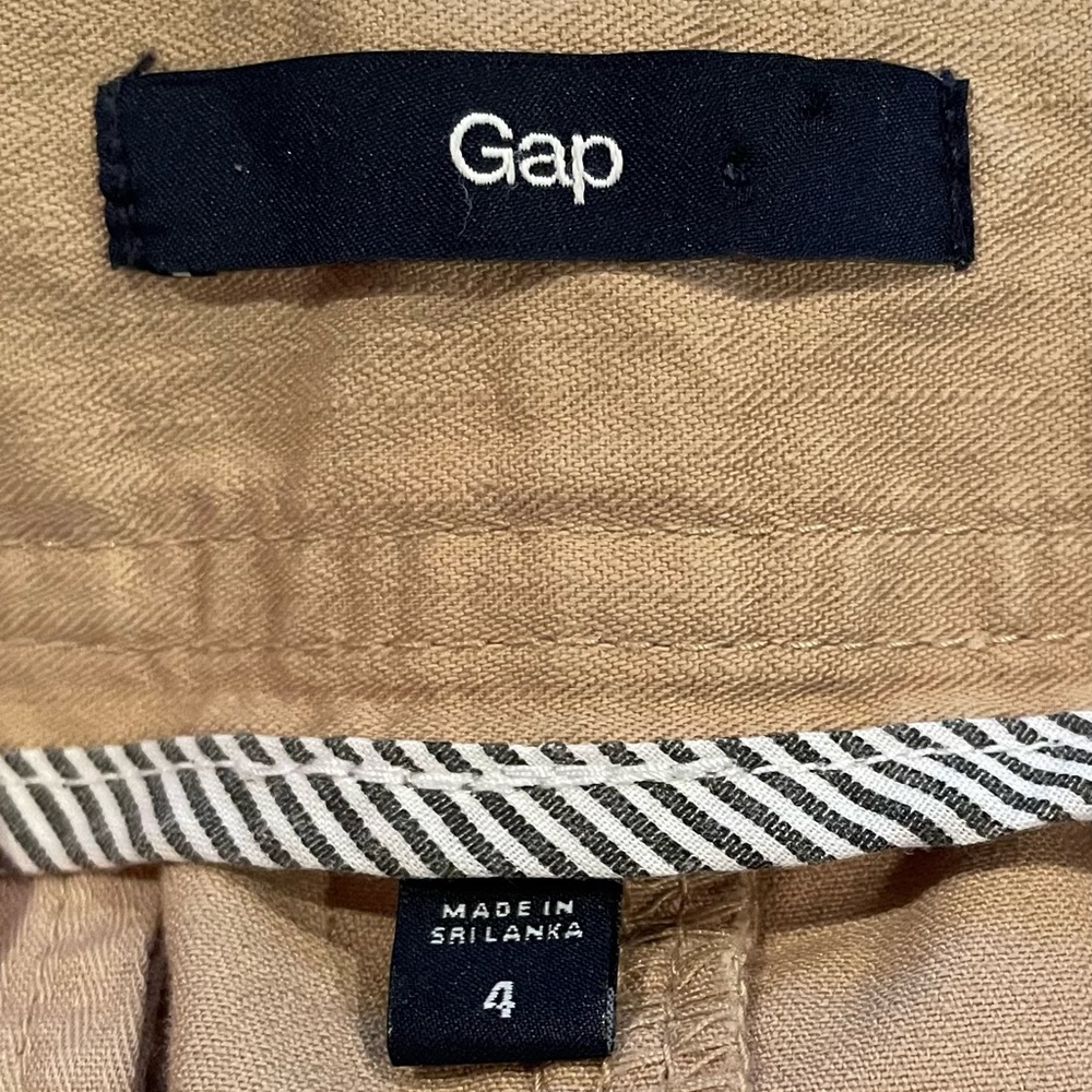 GAP khaki skirt
